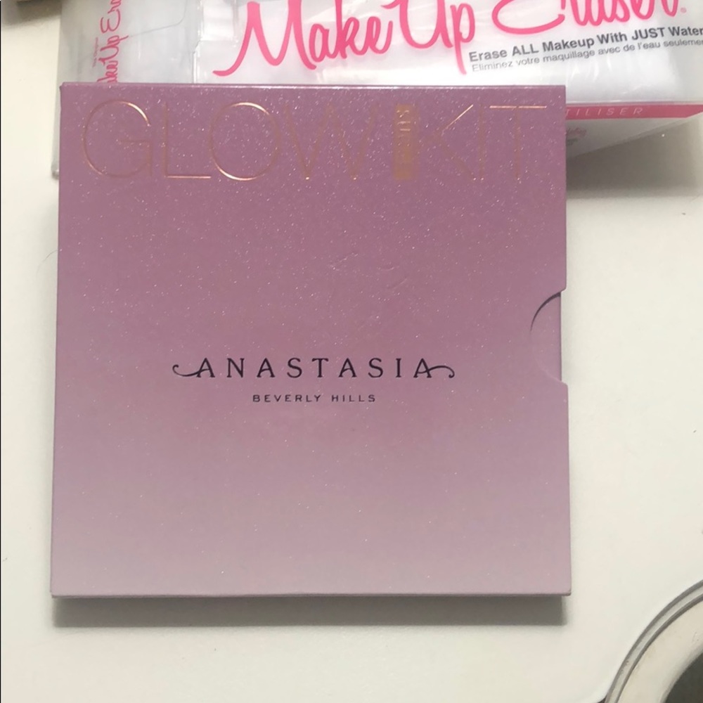NWT Anastasia Sugar Glow Kit + Makeup Eraser